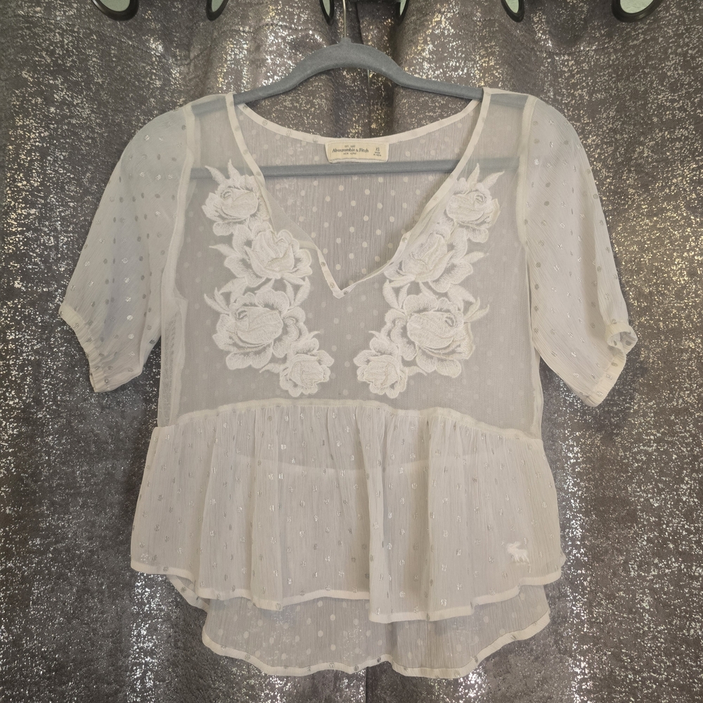 Abercrombie & Fitch White Floral Blouse with Silver Polka Dots Size XS